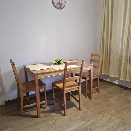 Olivia De Ja Vu Apartment *